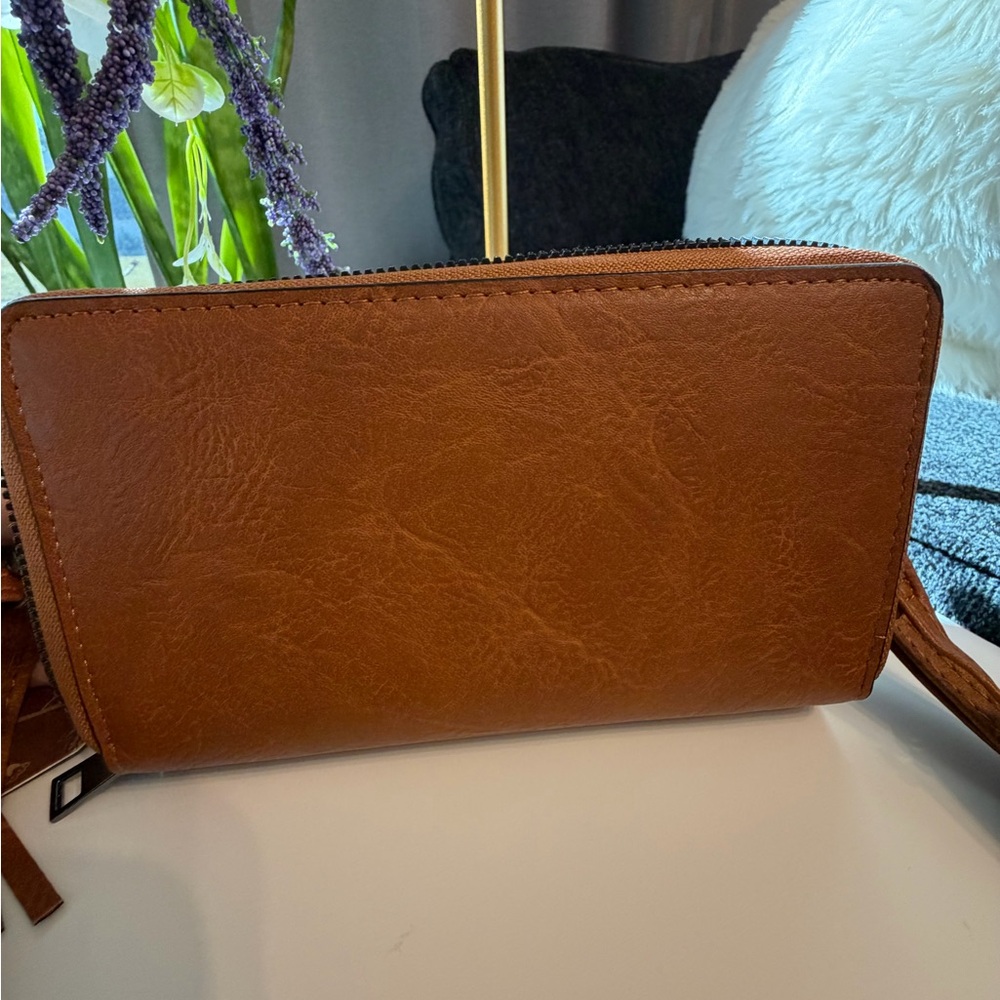 SAM & HADLEY Elegant Brown Vegan Leather Clutch/Crossbody Bag with Tassel - Picture 4 of 15